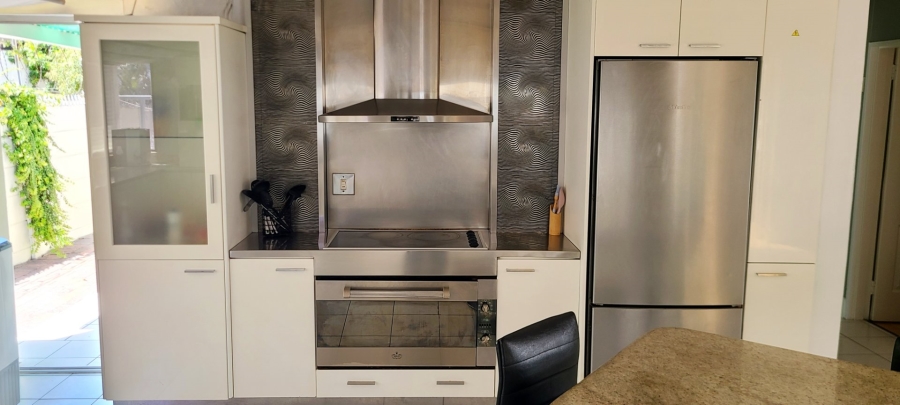 3 Bedroom Property for Sale in Cravenby Western Cape